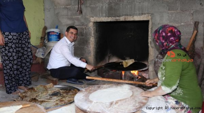 Başkan Tütüncü, gözleme sacının başında