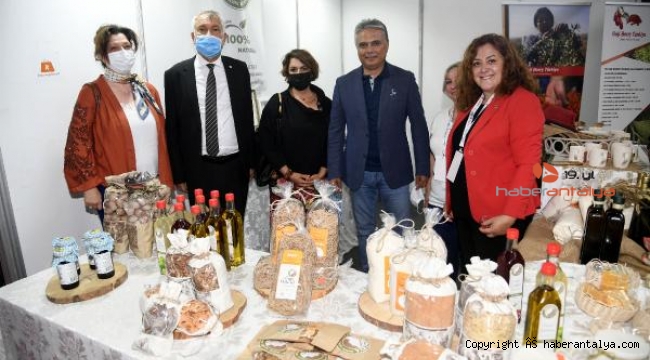 Başkan Uysal, Adana'da üretici kadınları yalnız bırakmadı