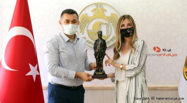 Başkan Yücel'den eğitime destek