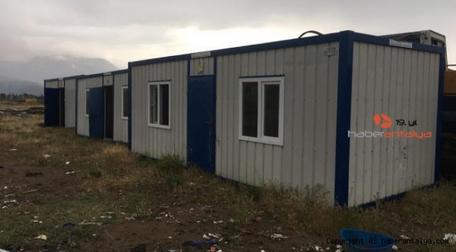 Çaldığı konteynerleri taşımak için vinç ve TIR kiralamış !