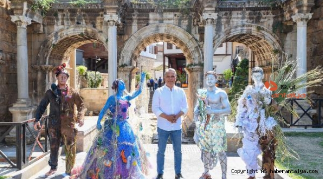 Canlı heykellerle çevreye duyarlılık çağrısı
