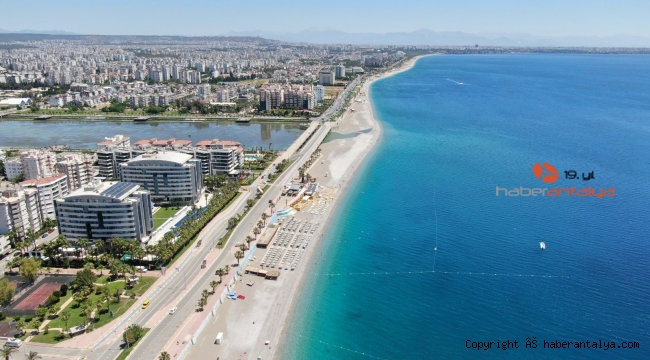 Dünyaca ünlü sahil tek kısıtlama gününde turistlere kaldı