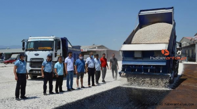 Kaş Kınık Toptancı Hali'ne sathi asfalt