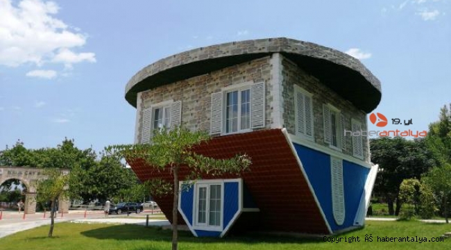 Kemer'deki ters ev ziyarete açıldı