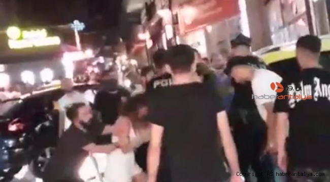 Kızların kavgası 'ilgiyle' izlendi !