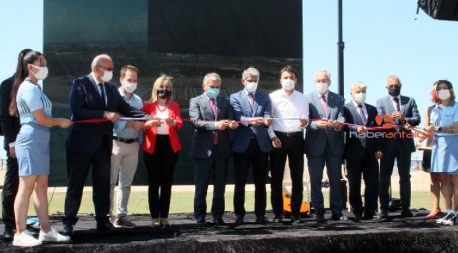 Manavgat Halk Plajı törenle açıldı
