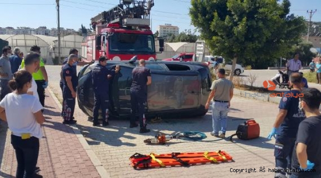 Otomobil refüje çarpıp takla attı