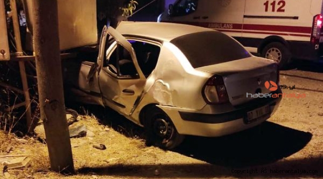 Otomobil trafoya girdi, 3 kişi ölümden döndü