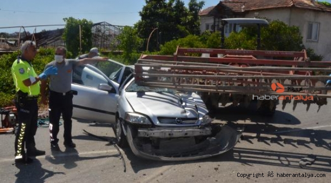 Otomobille traktör çarpıştı: 1 ölü, 2 yaralı