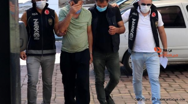 Polisten uyuşturucu baskını: 4 gözaltı !