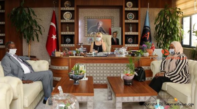 Rektör Özkan'ın Sudanlı konuğu