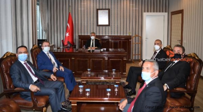 Sigorta Acentaları Derneği, Vali Yazıcı'yı ziyaret etti