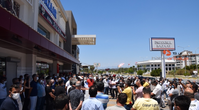 Toplanan esnaf, yeni saat ayarlaması istedi