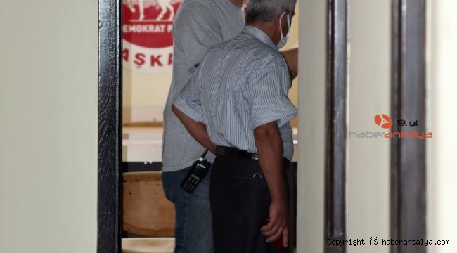Üyesi olduğu parti binasının çay ocağında öldü !