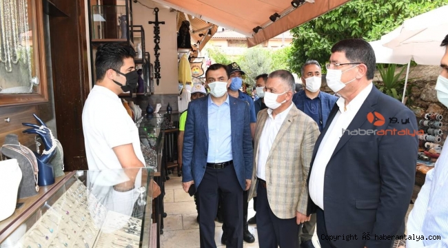 Vali Yazıcı esnafı ziyaret etti: "Geçen seneden daha iyi durumdayız''