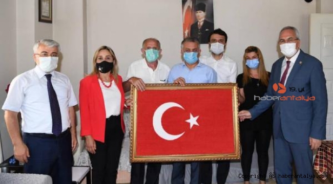 Vali Yazıcı'dan şehit ailelerini ziyaret etti 