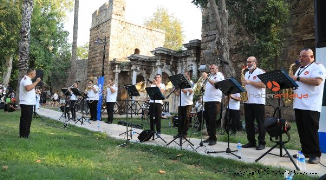 ABBO Üç Kapılar'da konser verdi