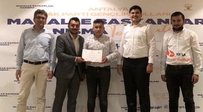 AK Parti Finike'de mahalle başkanlarına mazbata