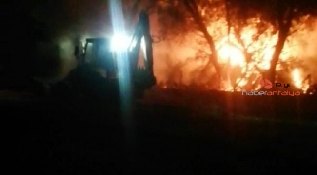 Antalya Kırkgöz Gölü çevresinde iki yangın !