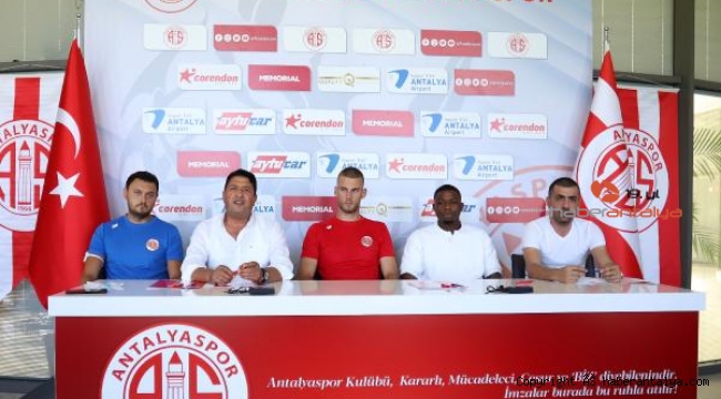 Antalyaspor'da iki imza