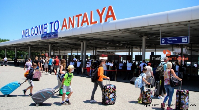 Antalya'ya bayram bereketi