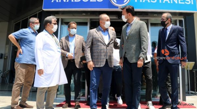 Bakan Çavuşoğlu, Alanyasporlu Babacar'ı ziyaret etti