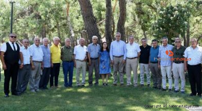 Başkan Esen, 'efsanelerle' buluştu