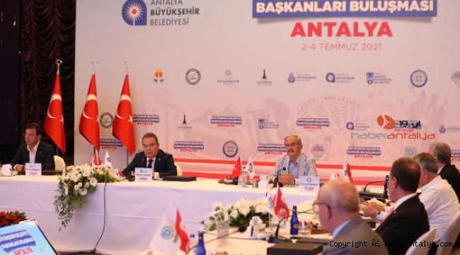CHP'li başkanlar Antalya'da toplandı