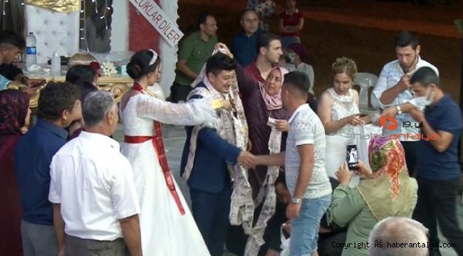 Damada '5 liradan 5 bin liralık takı' sürprizi