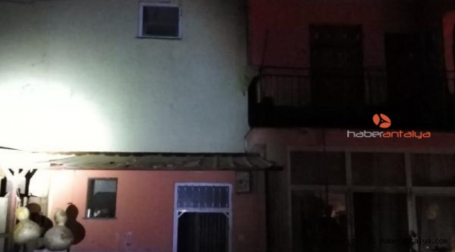 Gazipaşa'da tripleks ev yangını