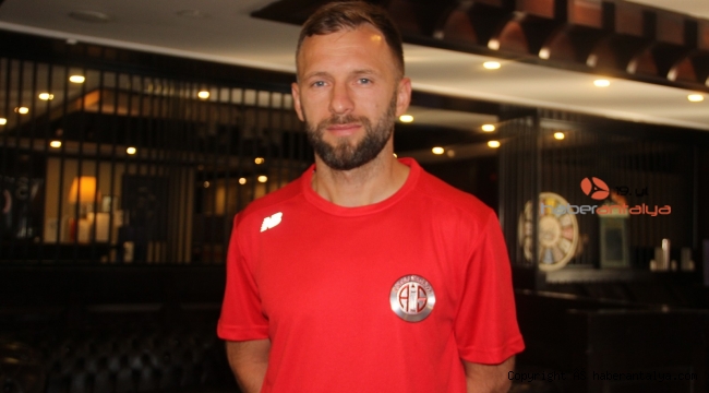 Hakan Özmert: "Antalyaspor forması altında futbolu bırakmak istiyorum"