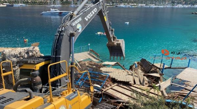 İnce Boğaz Plajı'ndaki kaçak yapılar yıkıldı