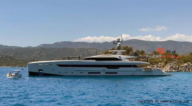 Lüks yat Kekova'da