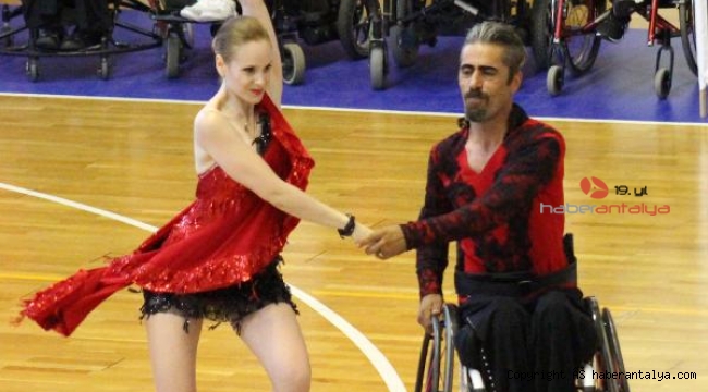 Tekerlekli Sandalye Türkiye Dans Şampiyonası Antalya'da yapıldı