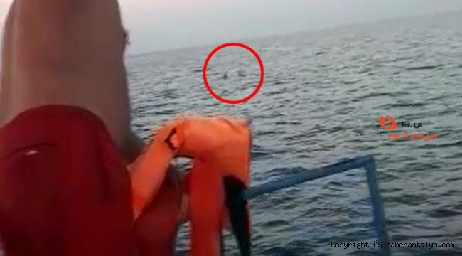 Tekneleri alabora olan amatör 3 balıkçıyı kurtardı