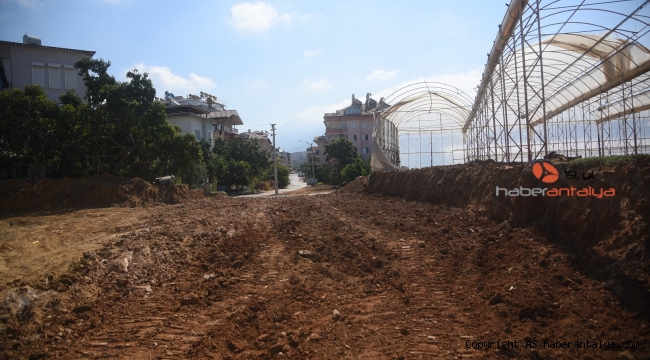 Alanya Belediyesi'nden Oba ve Karakocalı'da yol çalışması