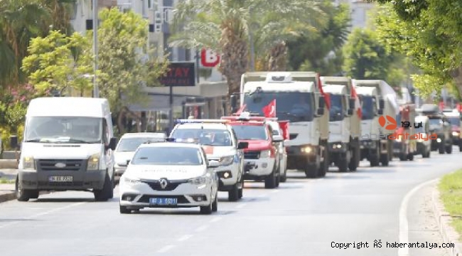 Antalya Caddeleri'nde mobil kortej coşkusu
