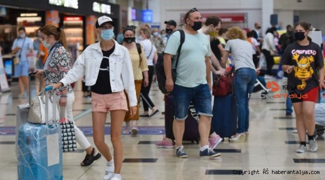 Antalya'ya gelen turist sayısı 4 milyonu aştı