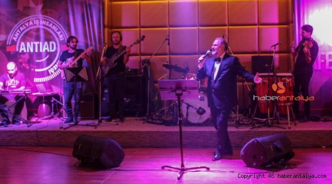 ANTİAD zafer coşkusunu tenor Hakan Aysev'le yaşadı