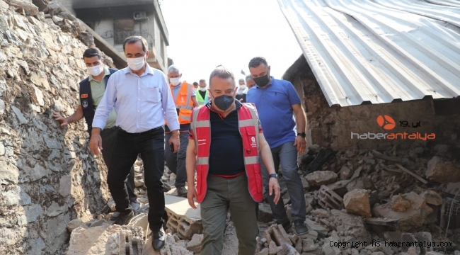 Başkan Böcek: "Duman beni çok etkiliyor ama orda olmam lazım"
