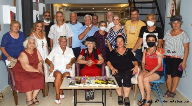 Gül Anne'den duygusal şiirler