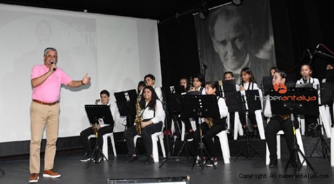 Kemer Belediyesi Çocuk ve Gençlik Bandosu'ndan ailelerine konser