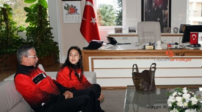 Milli karateci Kemer'e madalya ile döndü