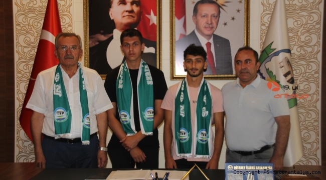 Serik Belediyespor alt yapıdan 2 oyuncu ile sözleşme imzaladı