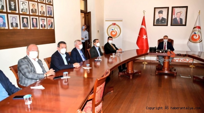 Vali Yazıcı, başkanlığında yardım kampanyası toplantısı gerçekleştirildi