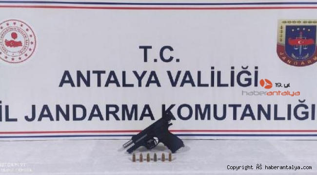 Yol kontrolünde ruhsatsız tabanca ve mermiler yakalandı