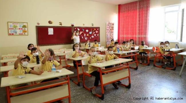 Alanya Belediyesi'nden okullara 12 bin dezenfeksiyon kiti
