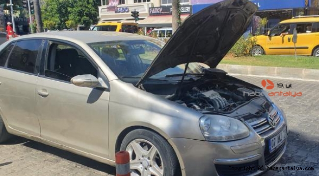 Alanya'da seyir halindeki otomobil alevlere teslim oldu