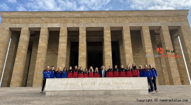 Anıtkabir'i ziyaret ettiler