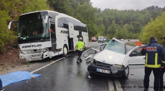 Antalya'da feci kaza ! Otobüs ile otomobil çarpıştı: 2 ölü, 2 yaralı